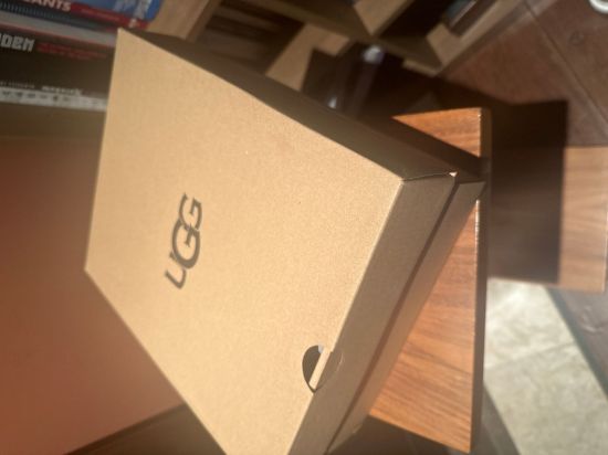 صورة Shoe box